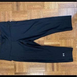 Under Armour Black Crop Leggings Size L